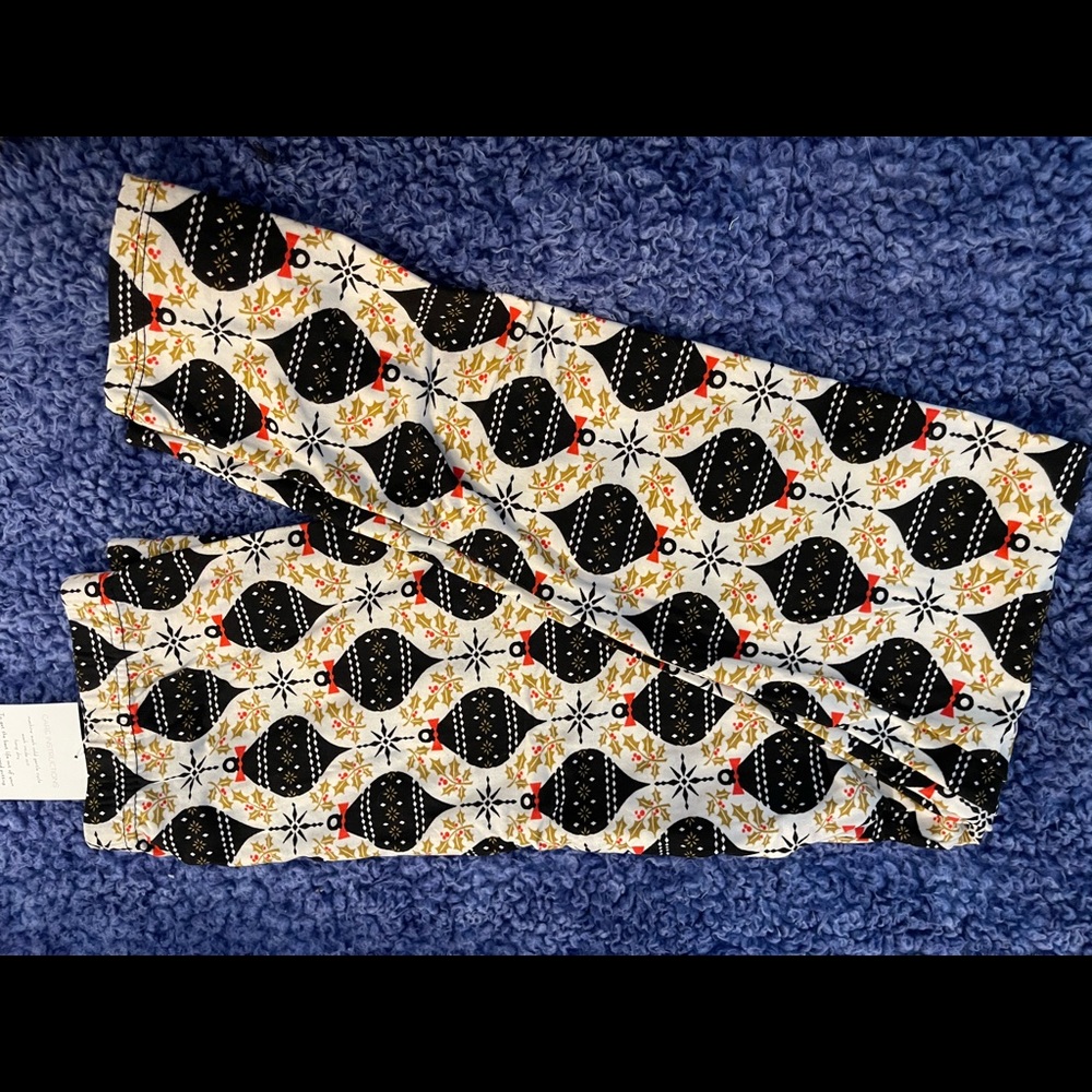 NWT Buttery Soft One Size Leggings - Picture 2 of 16